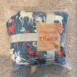 Berkshire Festive Blue and Red Throw